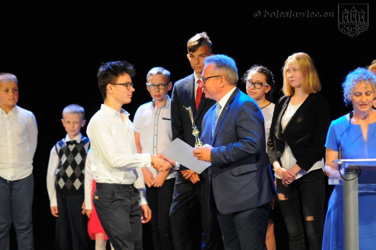 Łączą pracę z talentem. Najlepsi uczniowie nagrodzeni