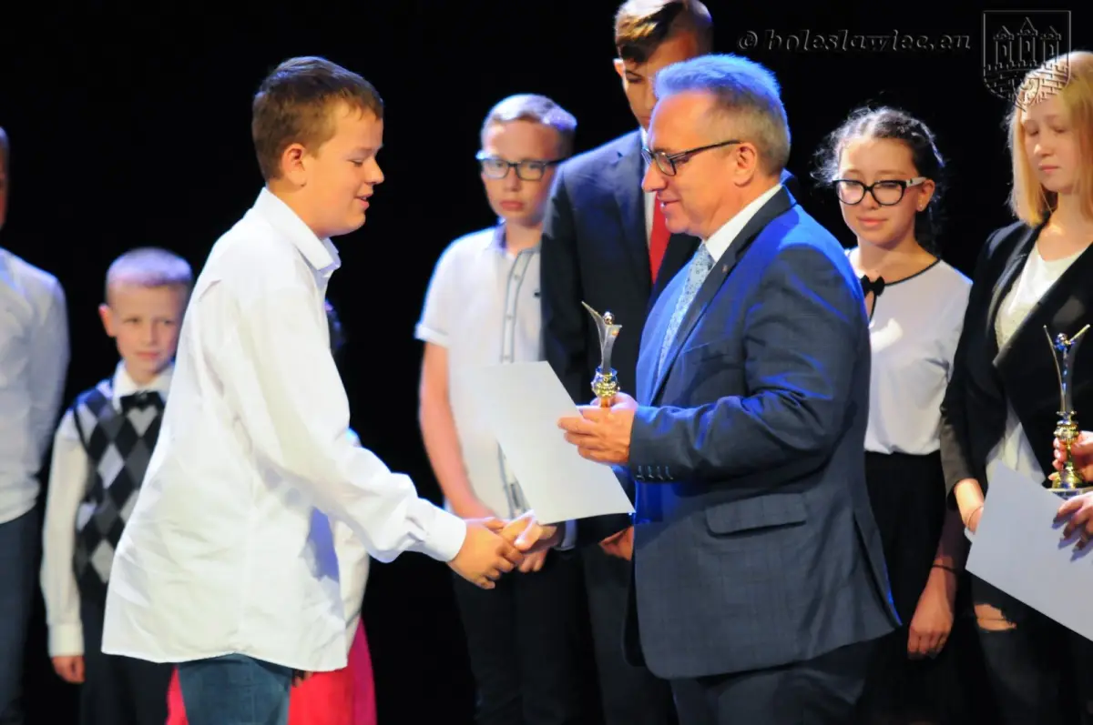 Łączą pracę z talentem. Najlepsi uczniowie nagrodzeni