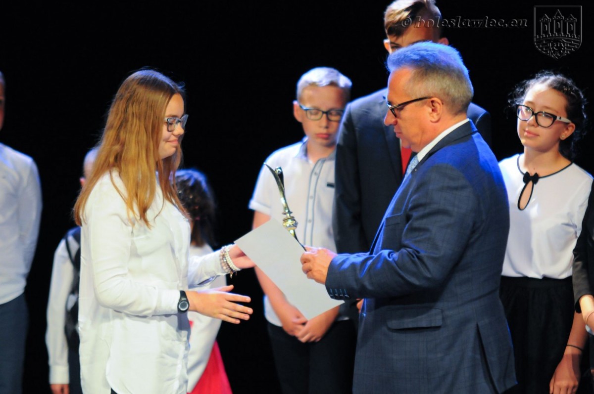 Łączą pracę z talentem. Najlepsi uczniowie nagrodzeni