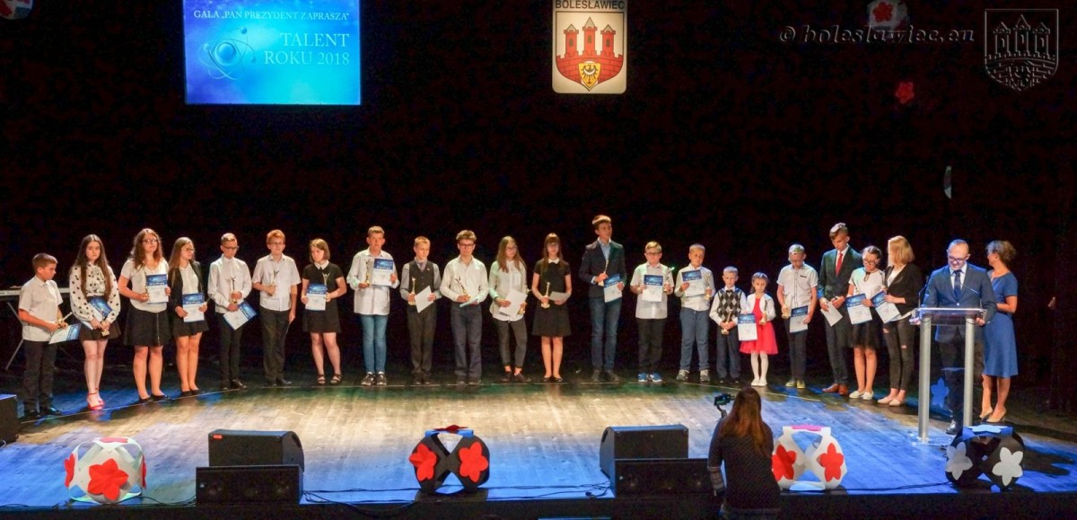 Łączą pracę z talentem. Najlepsi uczniowie nagrodzeni