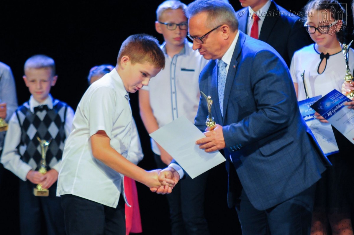 Łączą pracę z talentem. Najlepsi uczniowie nagrodzeni