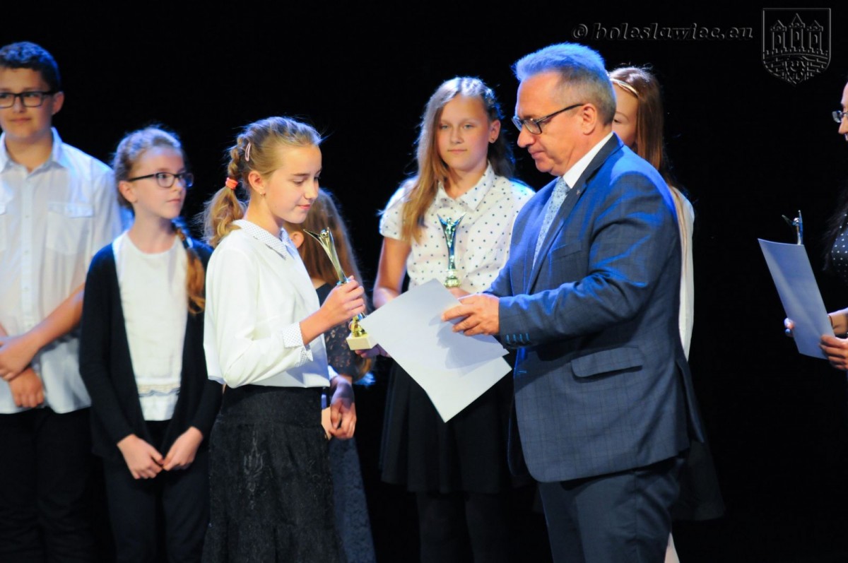 Łączą pracę z talentem. Najlepsi uczniowie nagrodzeni