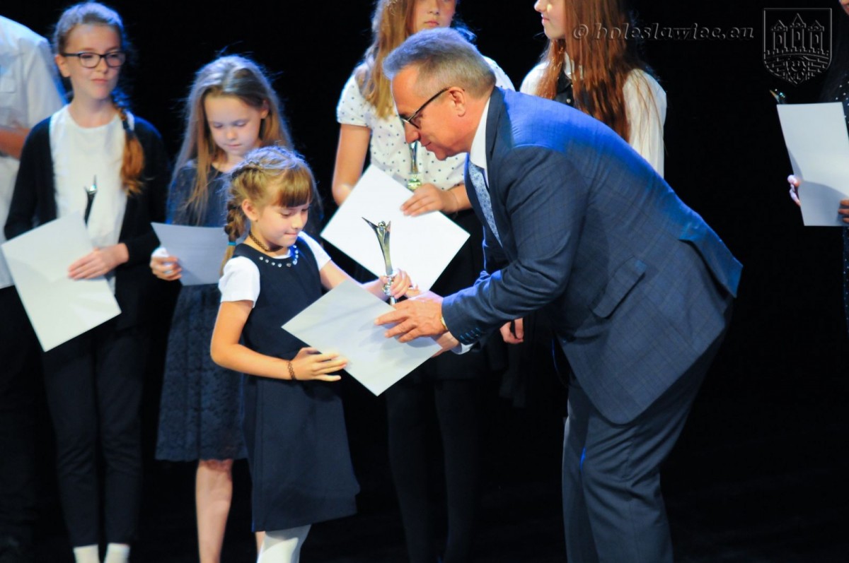 Łączą pracę z talentem. Najlepsi uczniowie nagrodzeni