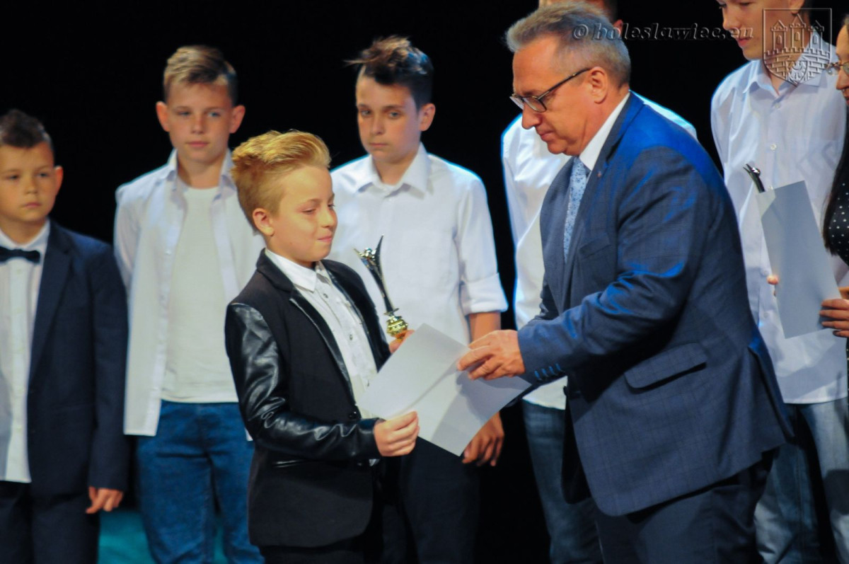 Łączą pracę z talentem. Najlepsi uczniowie nagrodzeni