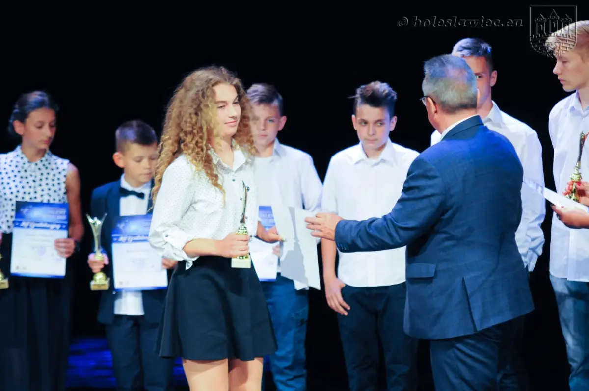 Łączą pracę z talentem. Najlepsi uczniowie nagrodzeni