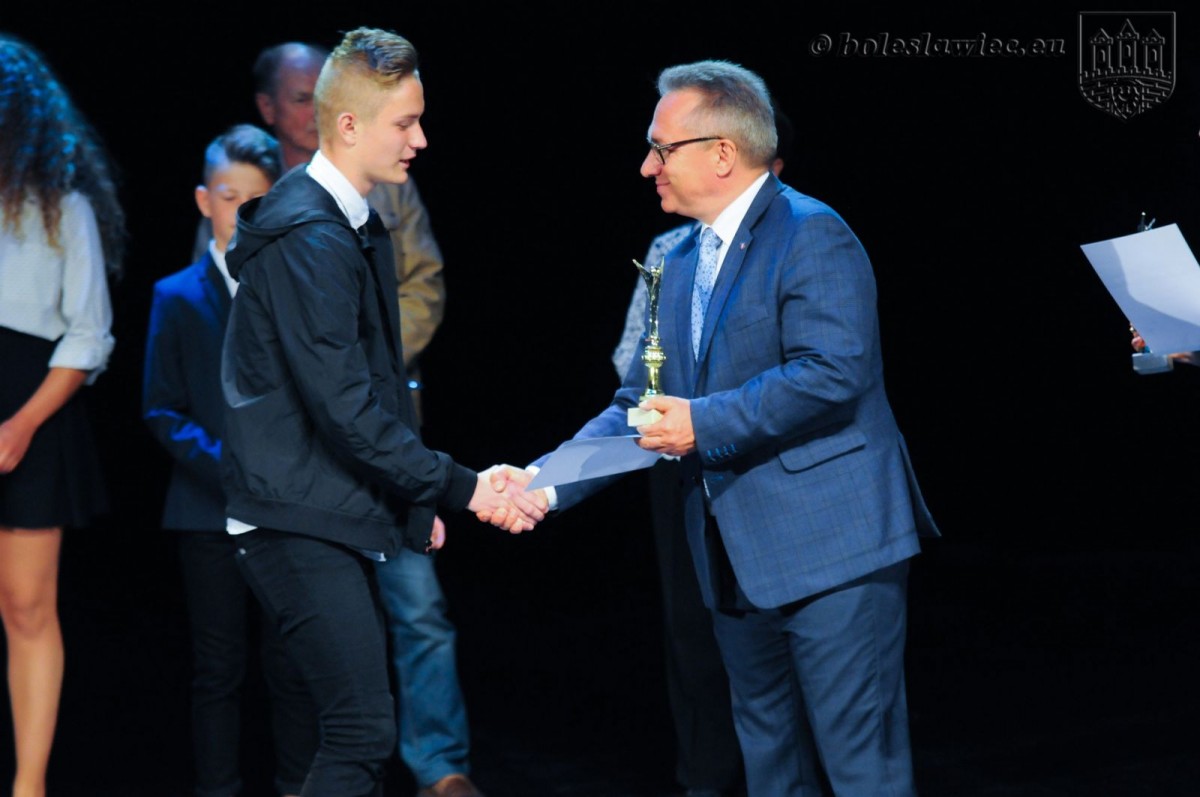 Łączą pracę z talentem. Najlepsi uczniowie nagrodzeni