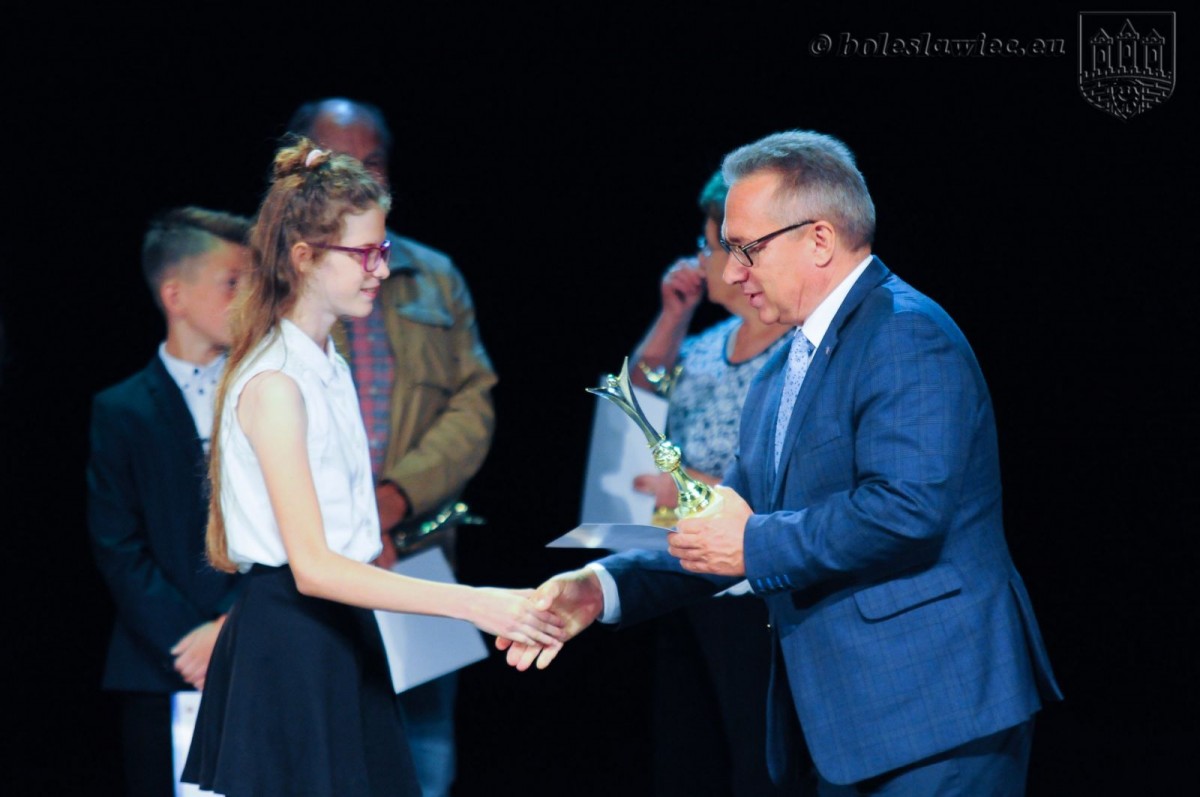 Łączą pracę z talentem. Najlepsi uczniowie nagrodzeni
