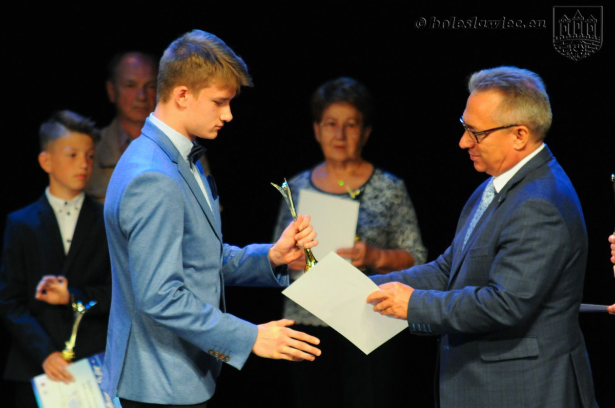 Łączą pracę z talentem. Najlepsi uczniowie nagrodzeni