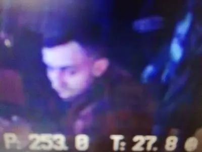 Uderzył butelką mężczyznę na dyskotece. Poznajesz? Powiadom policję!