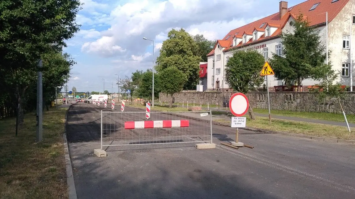 Źle oznakowane rondo Solidarności?