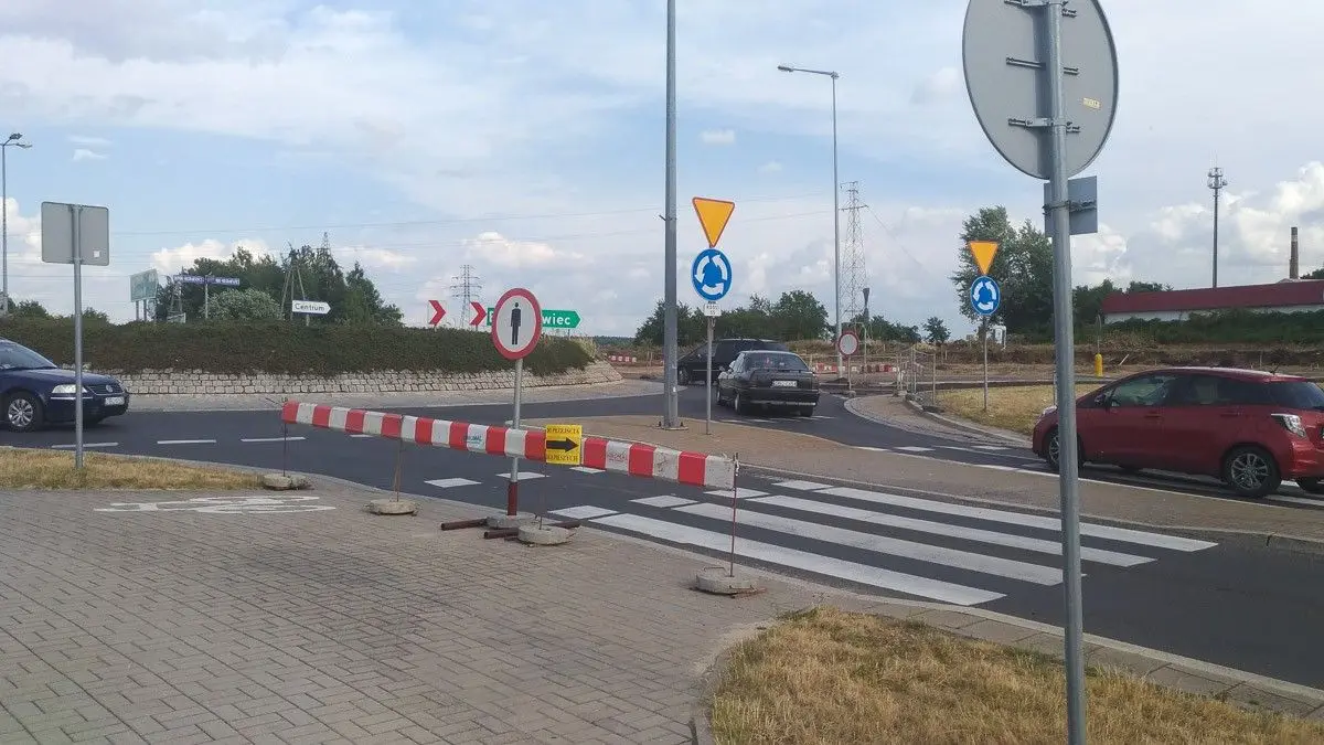 Źle oznakowane rondo Solidarności?