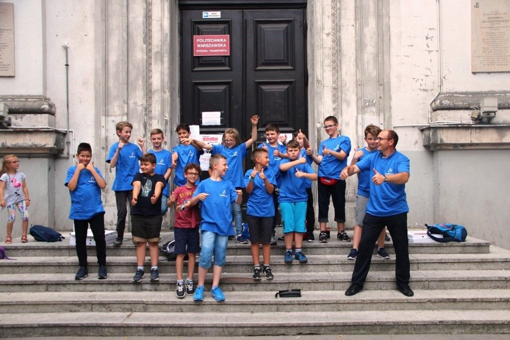 Szósta edycja zawodów SUMO robotów. Drużyna z Bolesławca TwójRobot.pl