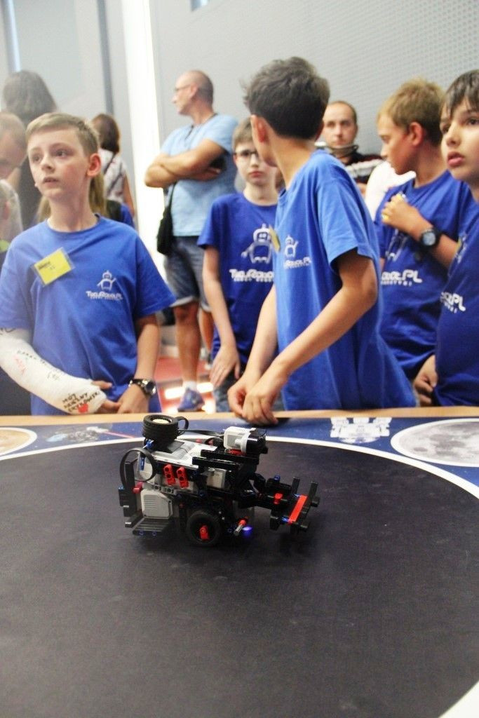 Szósta edycja zawodów SUMO robotów. Drużyna z Bolesławca TwójRobot.pl