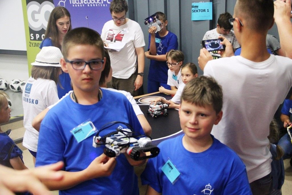 Szósta edycja zawodów SUMO robotów. Drużyna z Bolesławca TwójRobot.pl