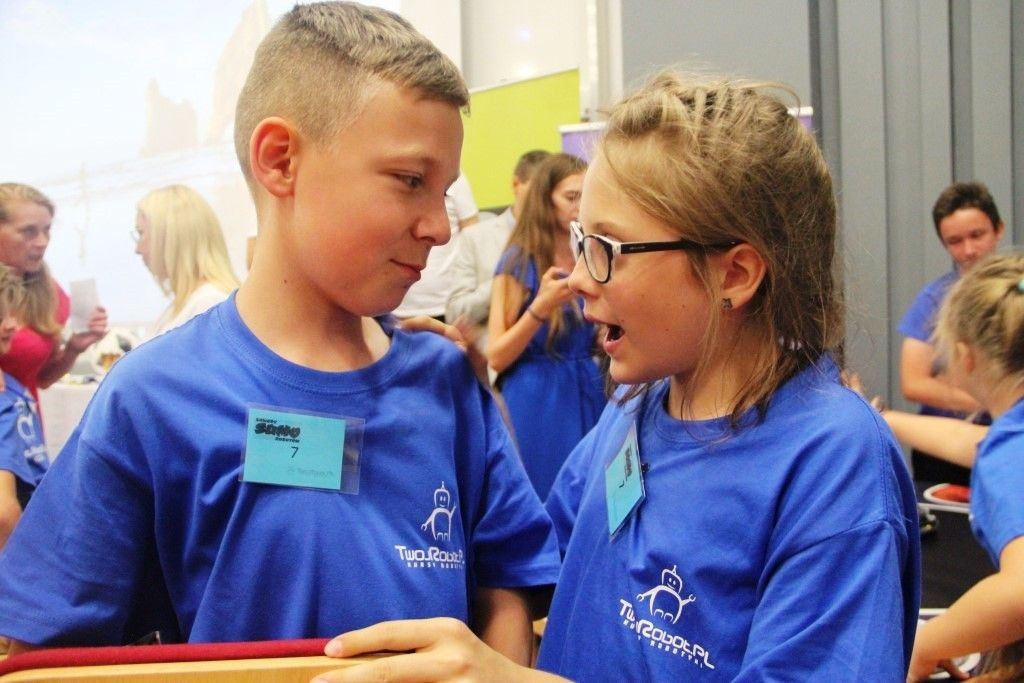 Szósta edycja zawodów SUMO robotów. Drużyna z Bolesławca TwójRobot.pl