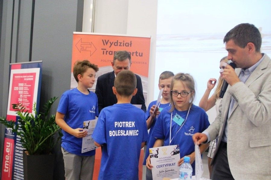 Szósta edycja zawodów SUMO robotów. Drużyna z Bolesławca TwójRobot.pl