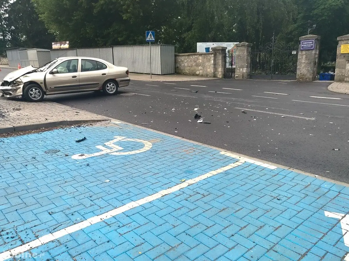 Wypadek na Śluzowej. Zderzyły się trzy auta