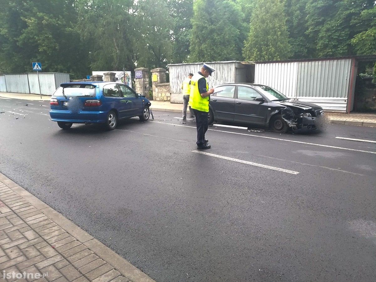 Wypadek na Śluzowej. Zderzyły się trzy auta