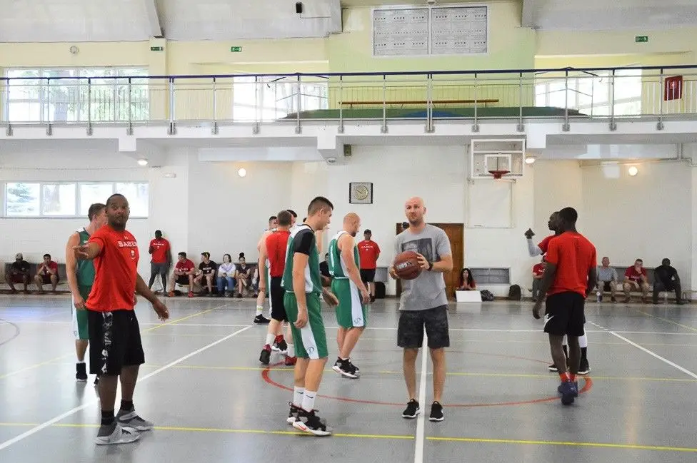 Dzień Niepodległości na sportowo. US Army pokonała naszych artylerzystów w kosza
