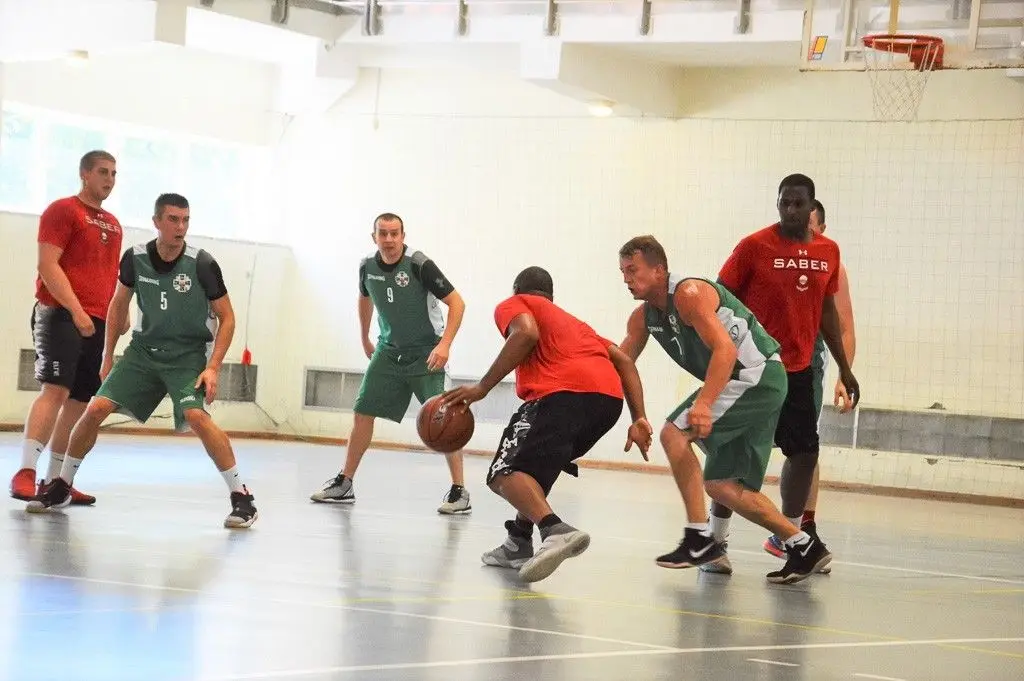 Dzień Niepodległości na sportowo. US Army pokonała naszych artylerzystów w kosza