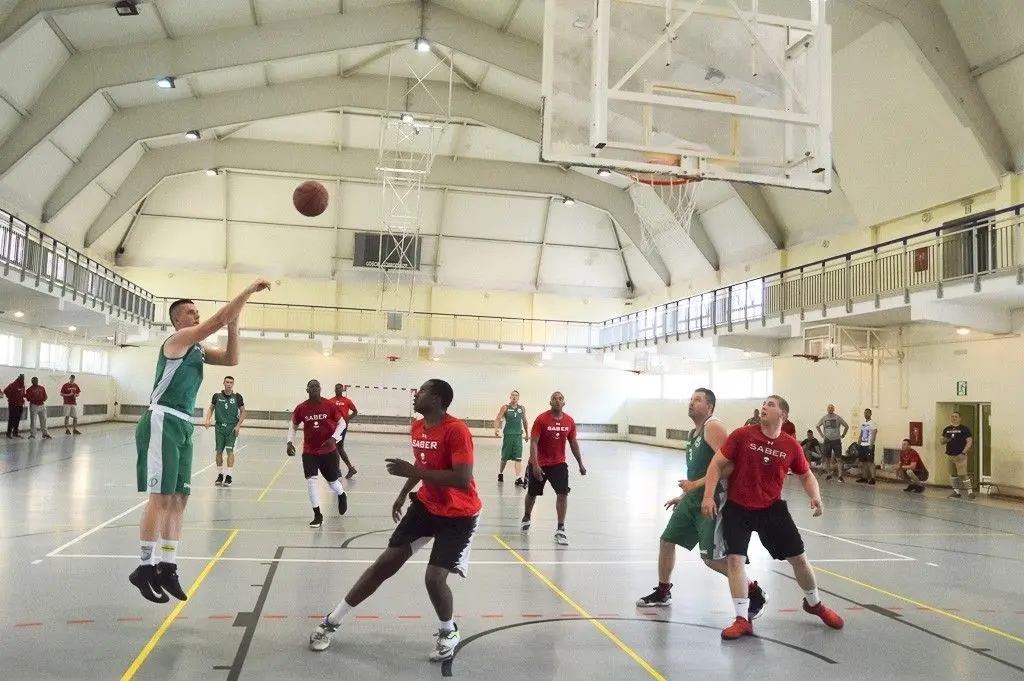Dzień Niepodległości na sportowo. US Army pokonała naszych artylerzystów w kosza