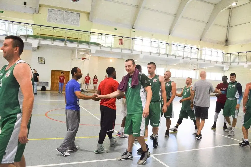 Dzień Niepodległości na sportowo. US Army pokonała naszych artylerzystów w kosza