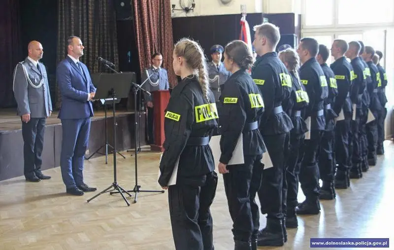 Nowi dolnośląscy policjanci już po ślubowaniu