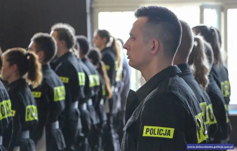 Nowi dolnośląscy policjanci już po ślubowaniu