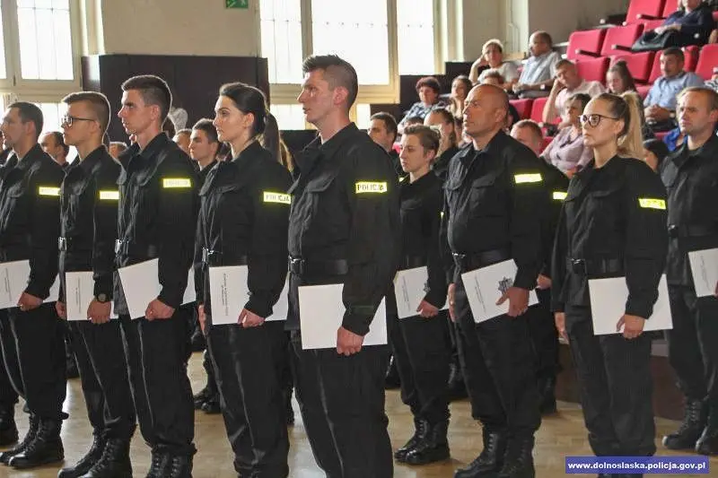 Nowi dolnośląscy policjanci już po ślubowaniu