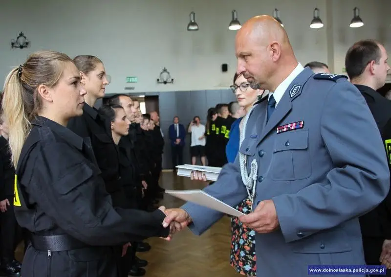 Nowi dolnośląscy policjanci już po ślubowaniu