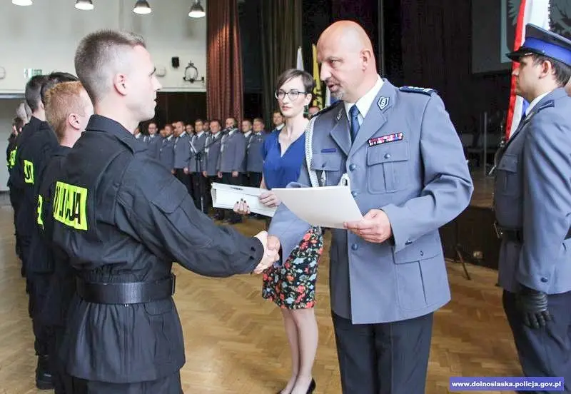 Nowi dolnośląscy policjanci już po ślubowaniu