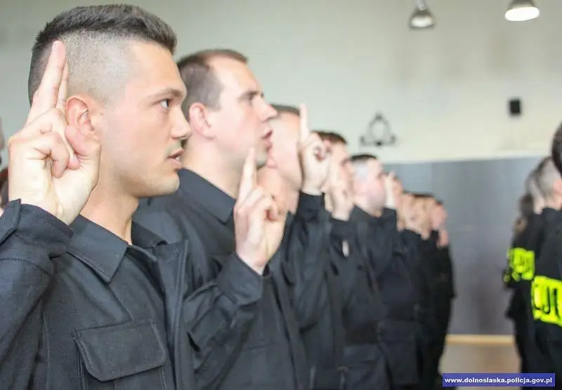 Nowi dolnośląscy policjanci już po ślubowaniu
