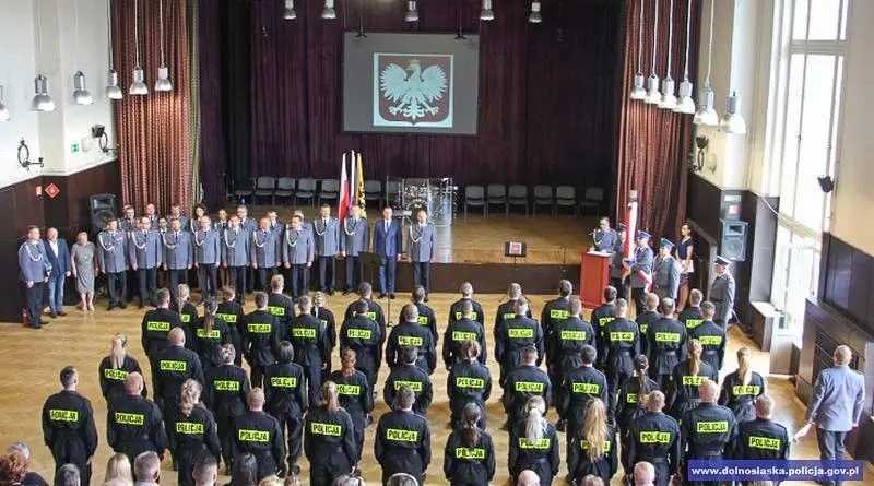Nowi dolnośląscy policjanci już po ślubowaniu