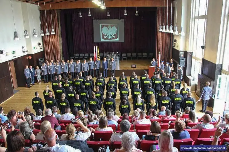 Nowi dolnośląscy policjanci już po ślubowaniu