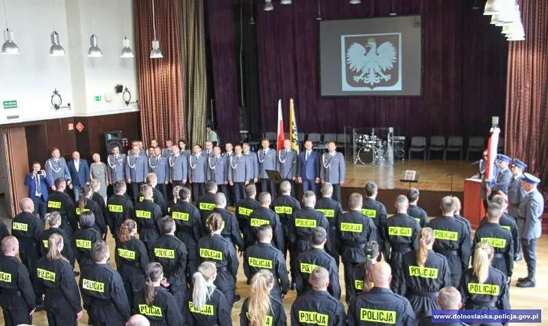 Nowi dolnośląscy policjanci już po ślubowaniu