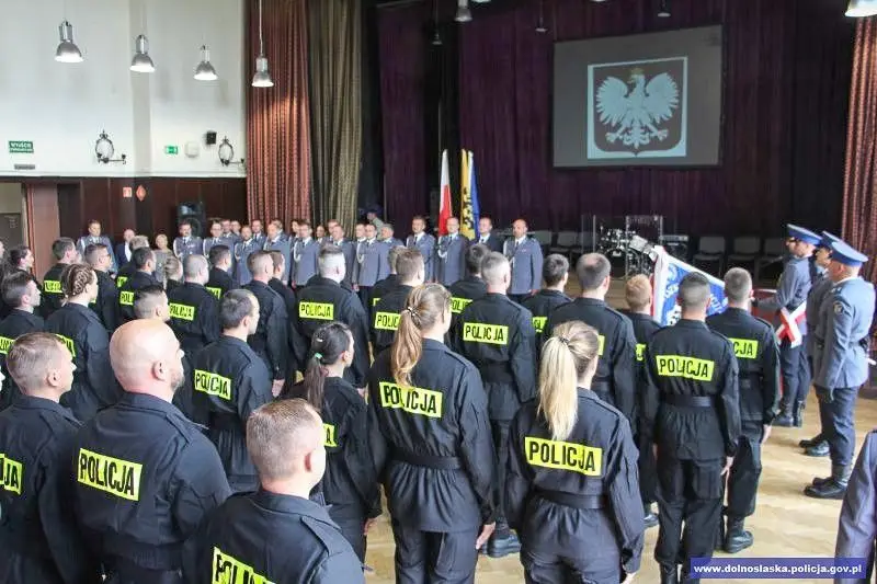 Nowi dolnośląscy policjanci już po ślubowaniu