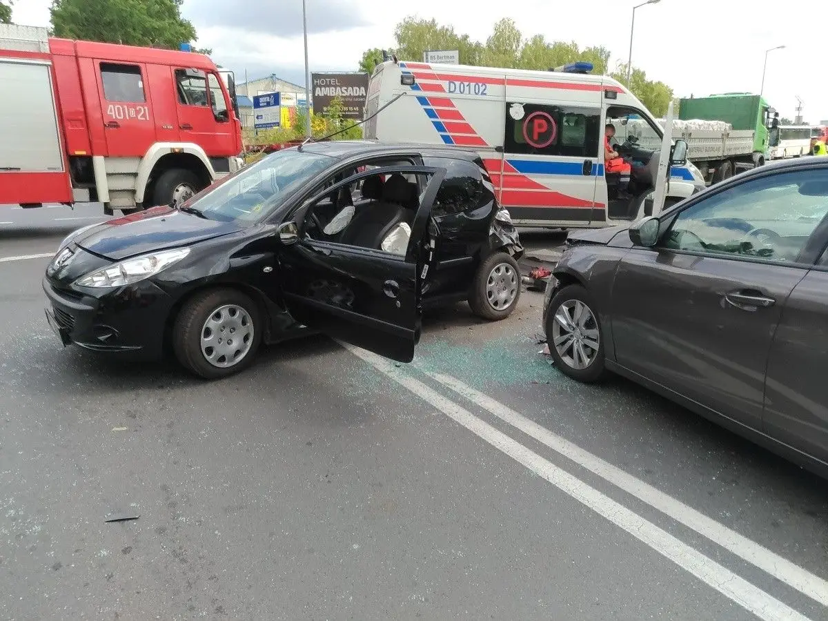 Wypadek na krzyżówce Cieszkowskiego-Modłowa