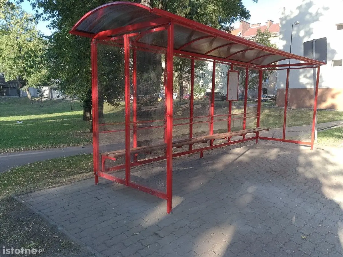 Nowe wiaty przystankowe w Mieście Ceramiki