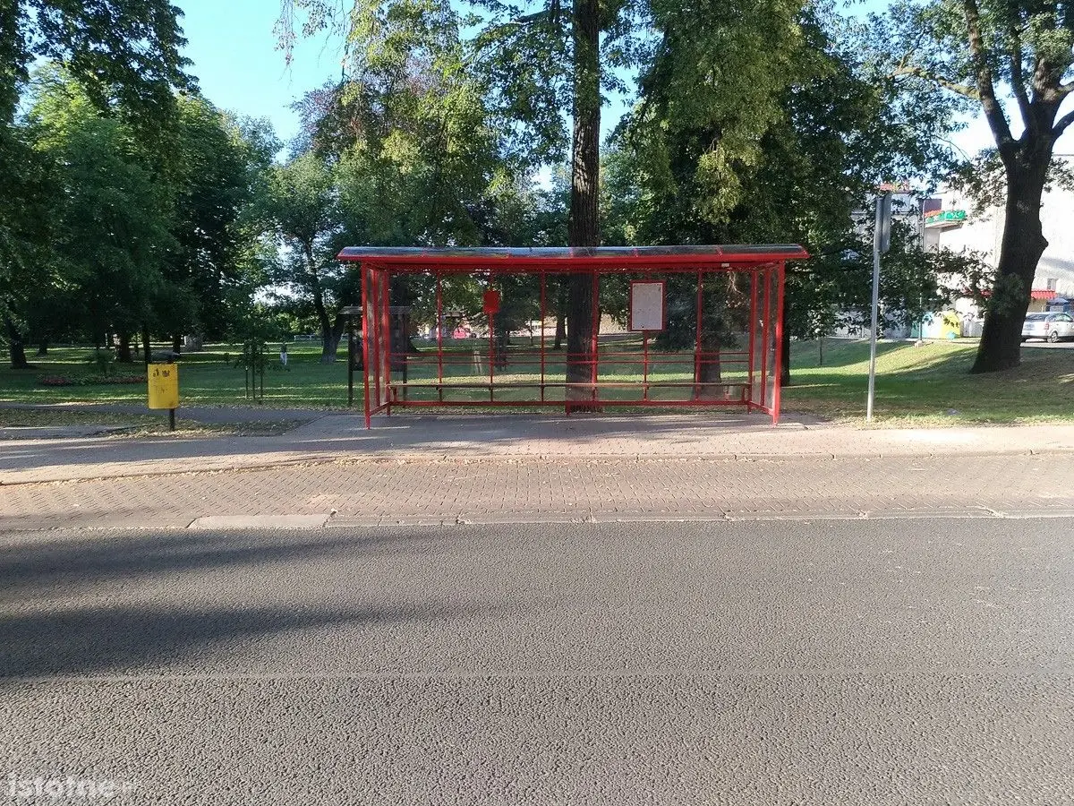 Nowe wiaty przystankowe w Mieście Ceramiki