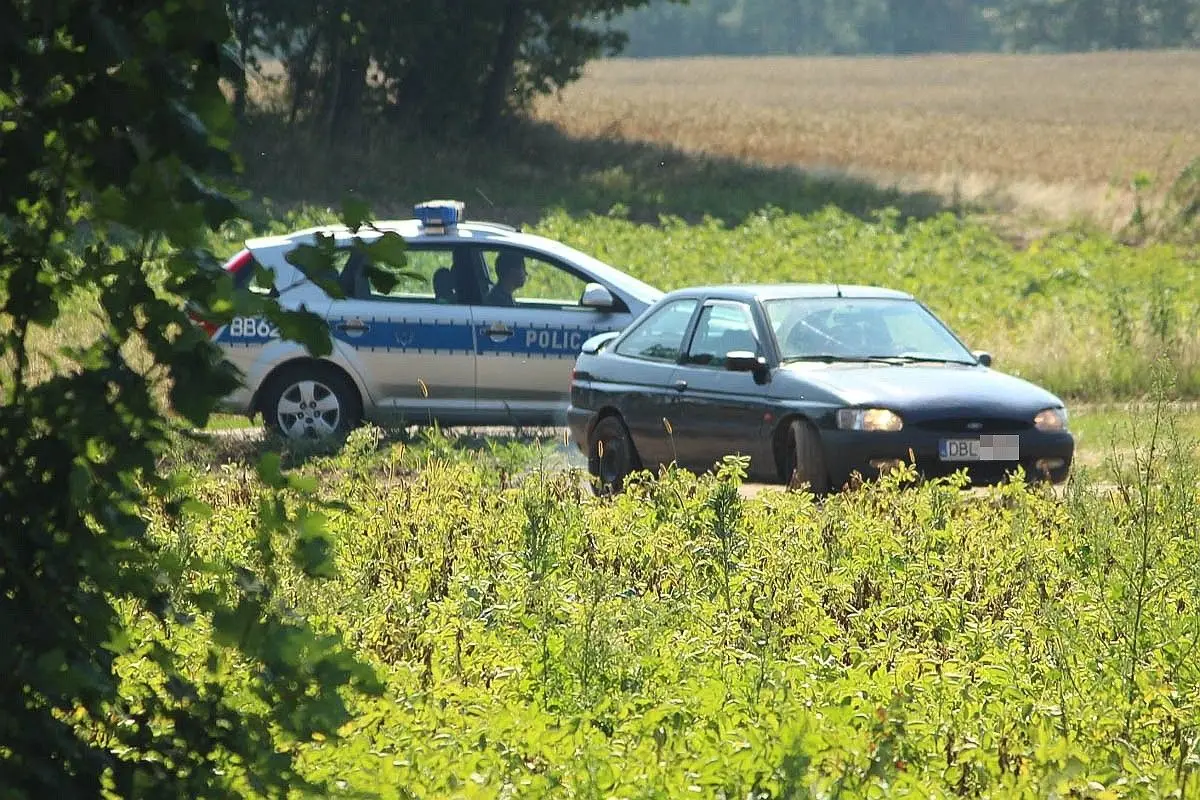 Porzucone auto w Łaziskach