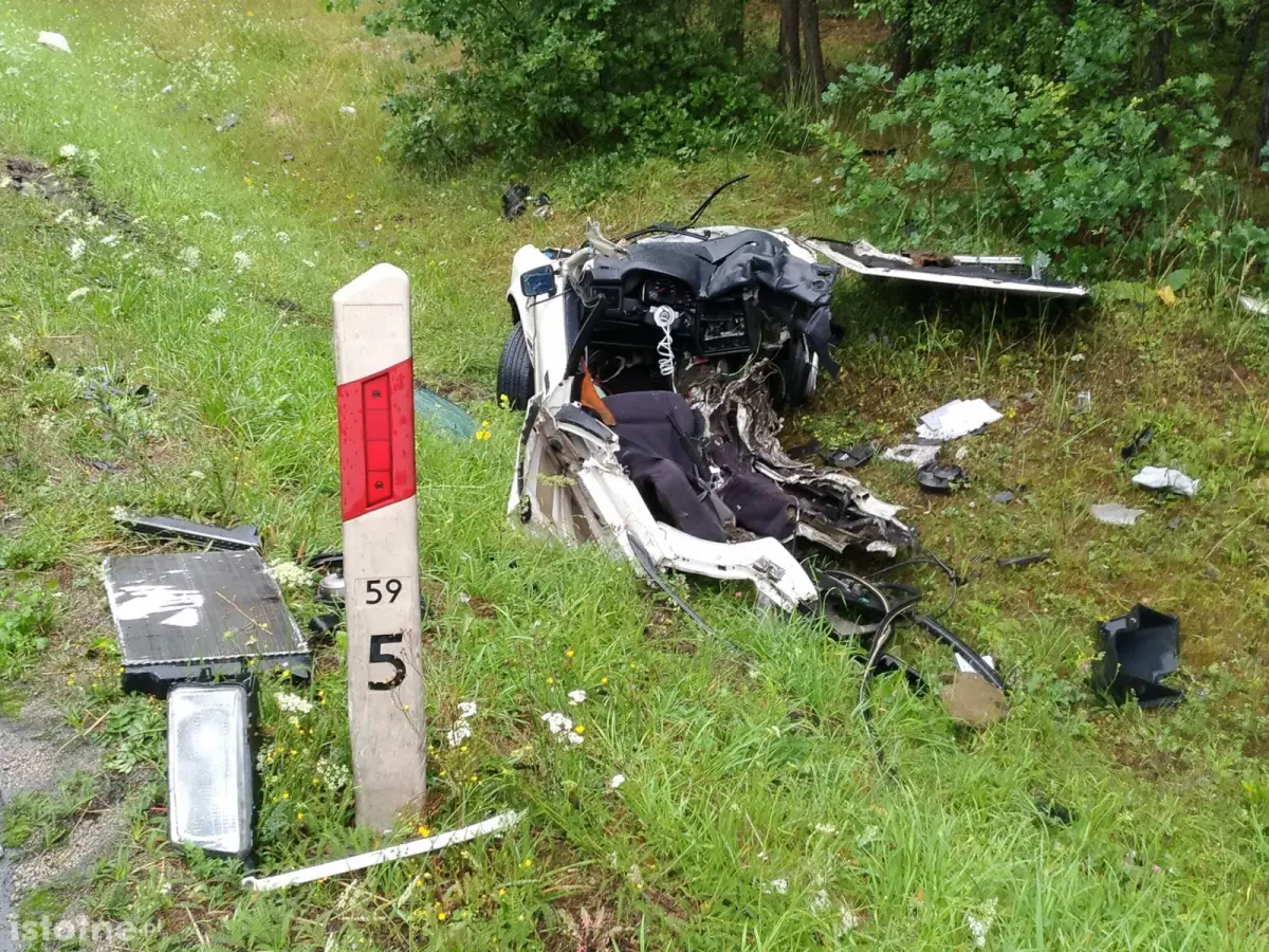Śmiertelny wypadek koło Trzebienia, kierowca audi nie żyje