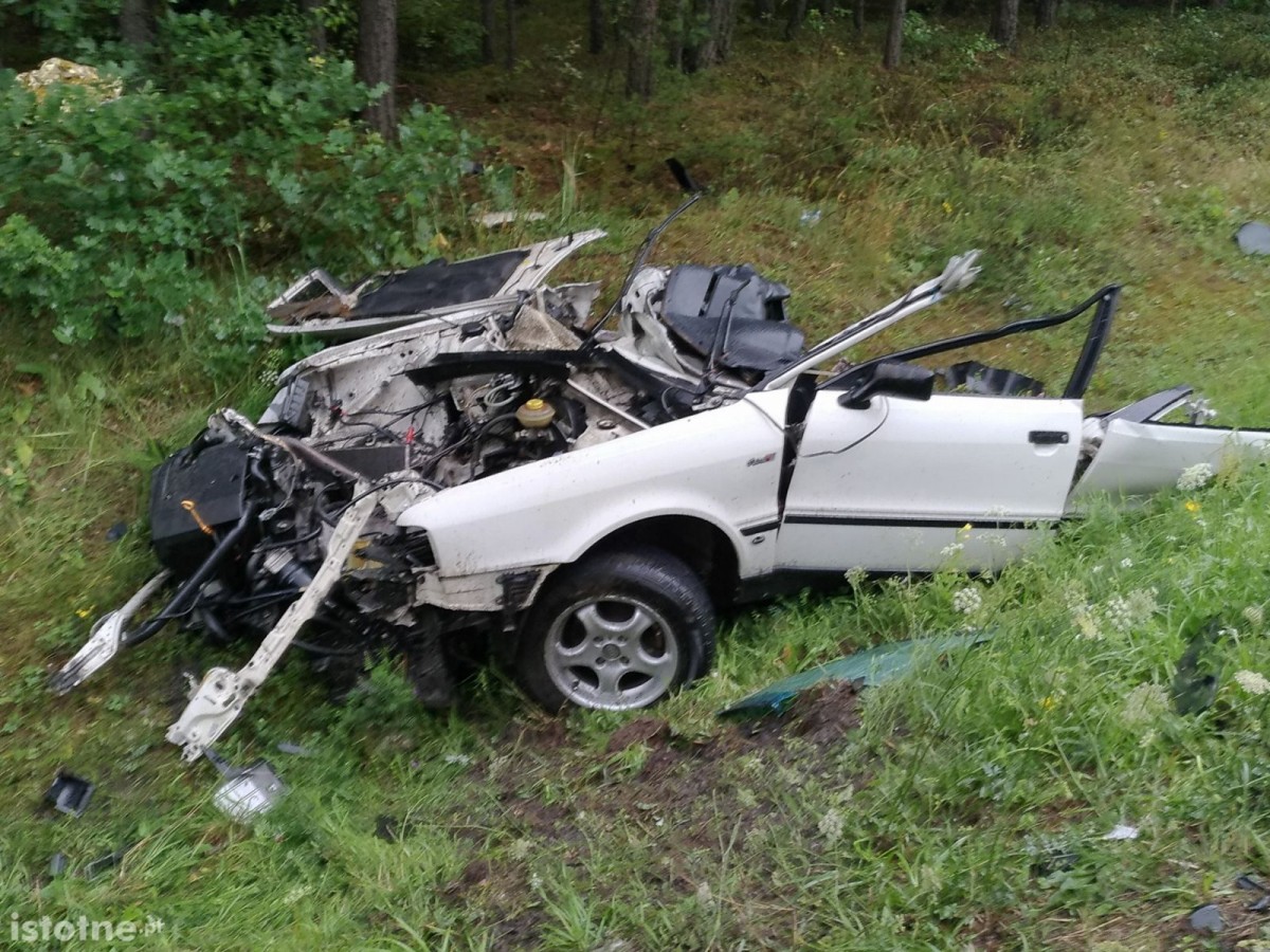 Śmiertelny wypadek koło Trzebienia, kierowca audi nie żyje