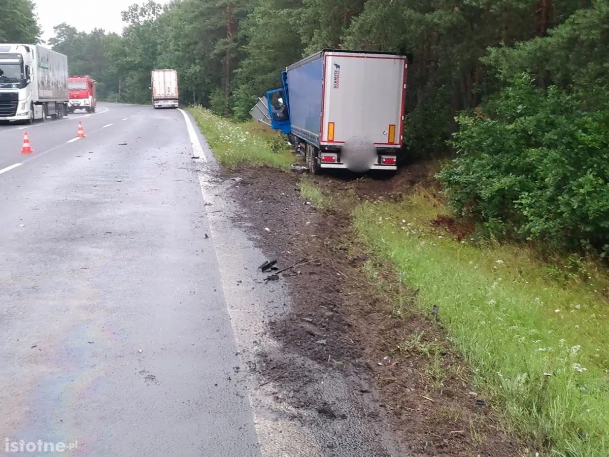 Śmiertelny wypadek koło Trzebienia, kierowca audi nie żyje