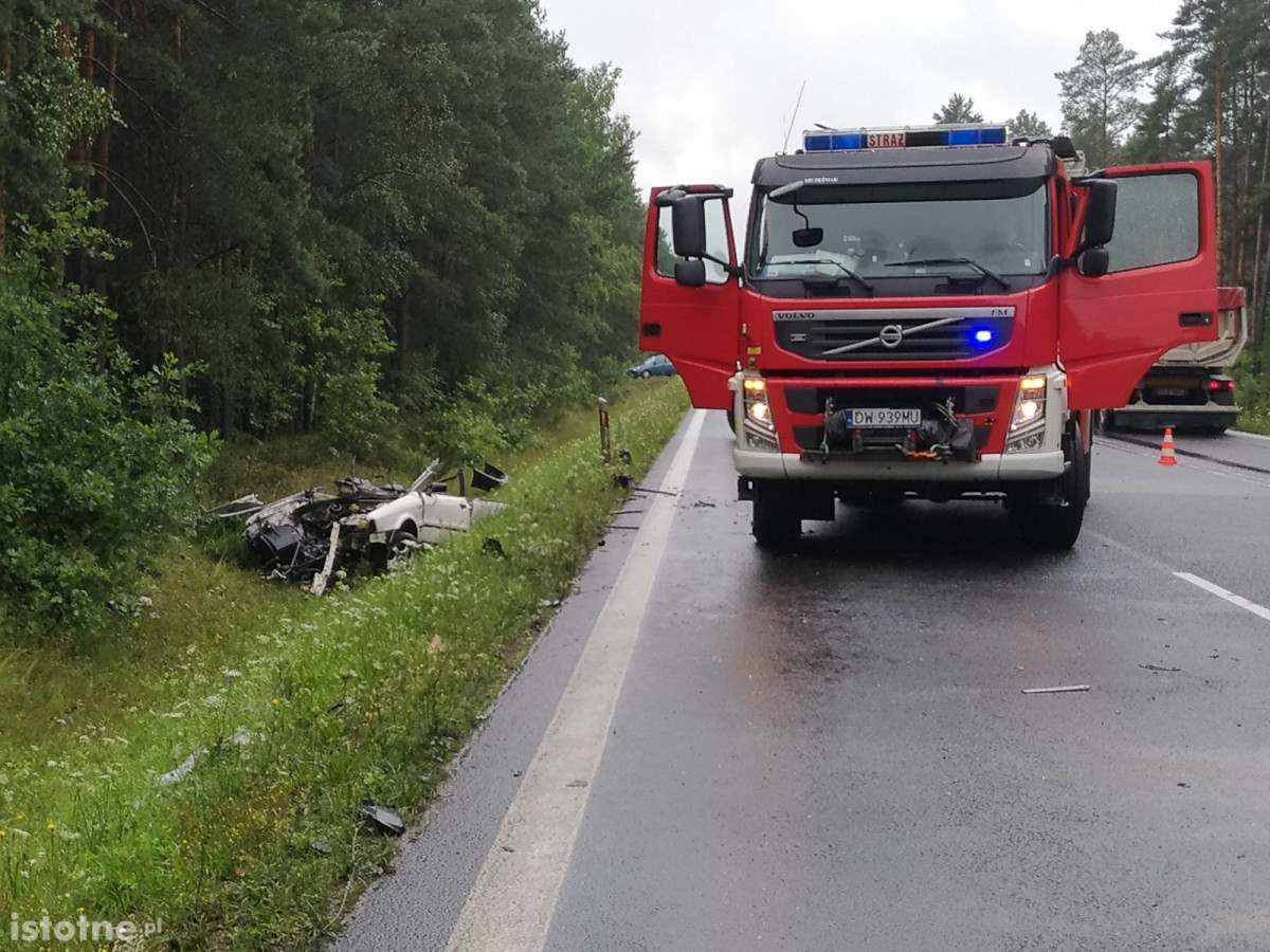 Śmiertelny wypadek koło Trzebienia, kierowca audi nie żyje