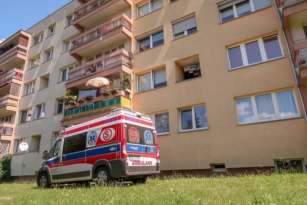 12-latka wypadła z balkonu na Gałczyńskiego