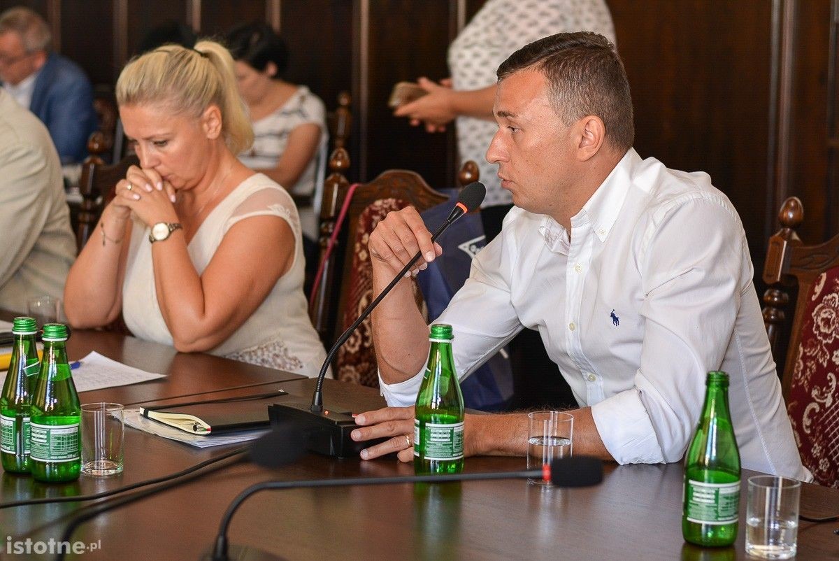 Jest chaos budowlany na osiedlu przy Pileckiego?