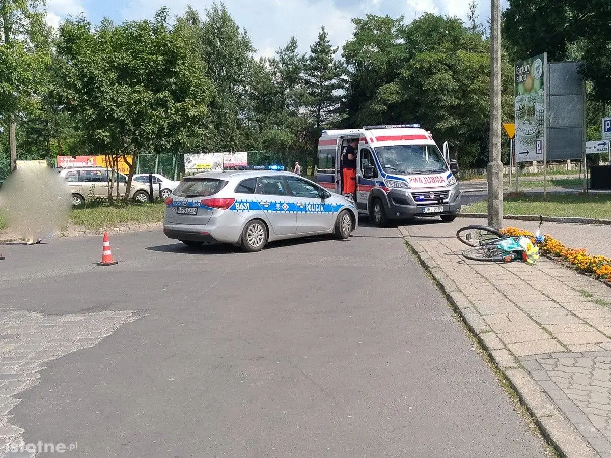 Rowerzysta zabrany do szpitala