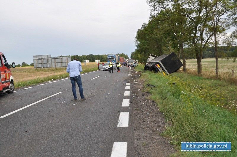 Śmiertelny wypadek na krajowej 36. 57-letnia kobieta nie żyje