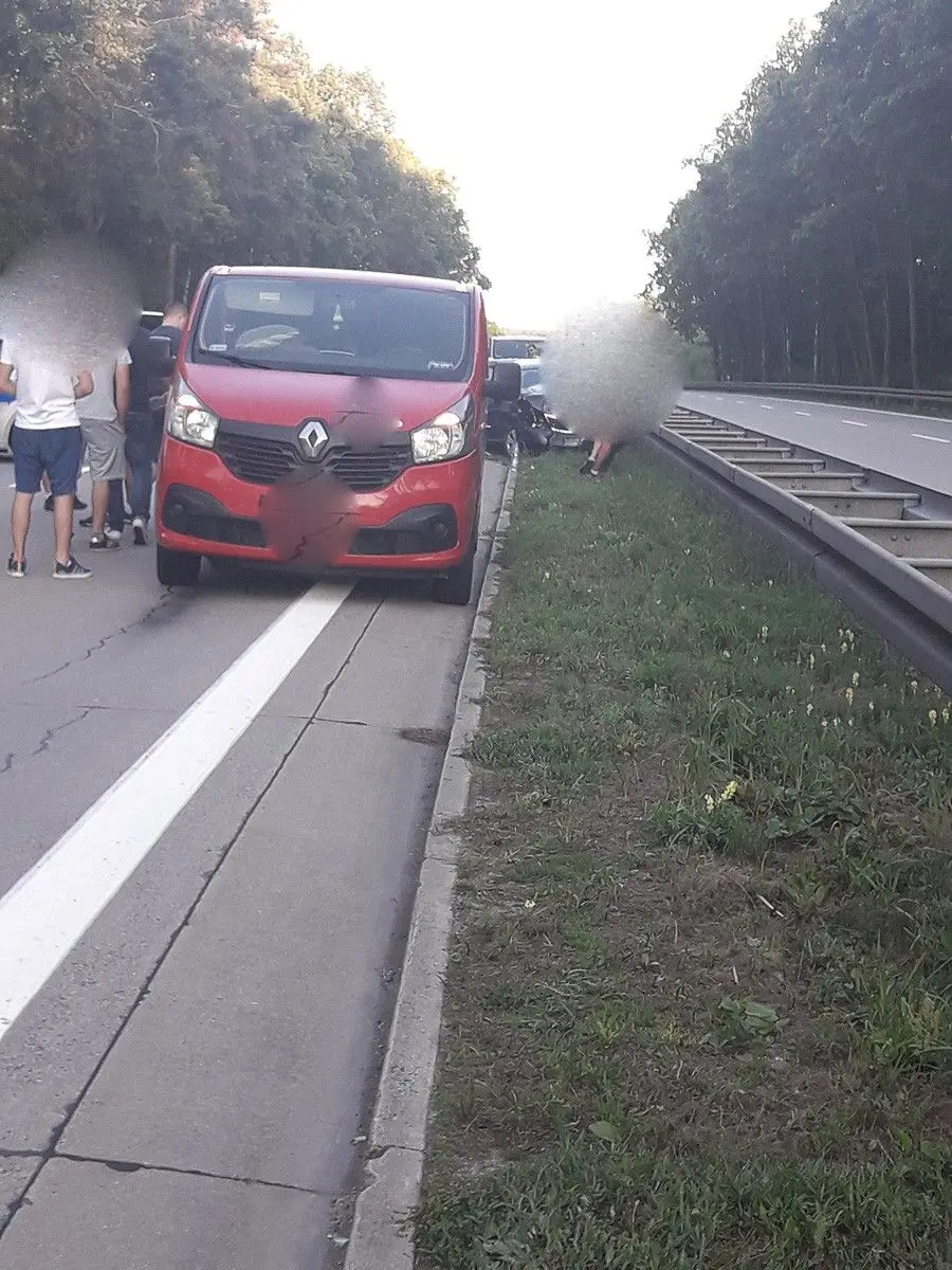 Karambol na A4. 7 osób rannych, autostrada zablokowana