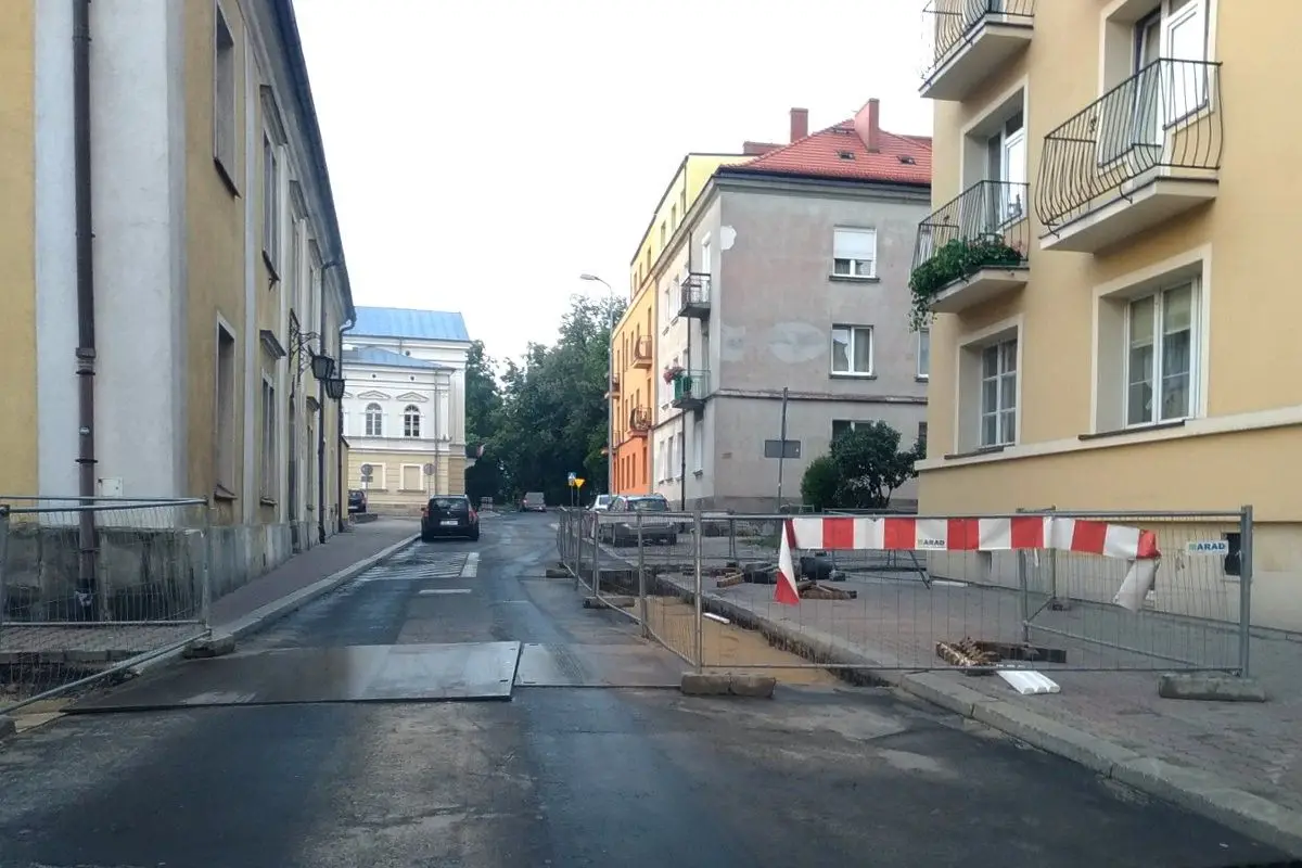 ZEC modernizuje sieć ciepłowniczą. Kierowcy narzekają na utrudnienia